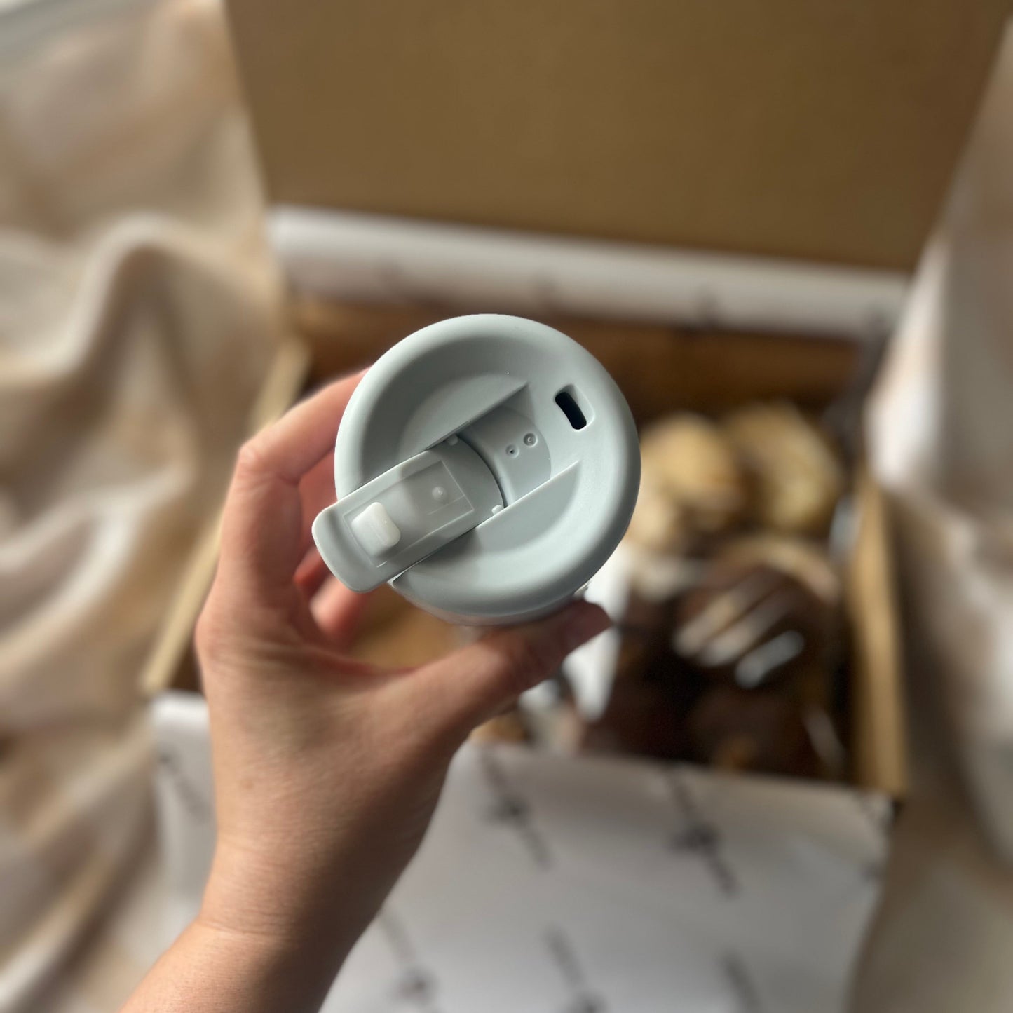 Travel Kapu & 24x Cookies Gift Set